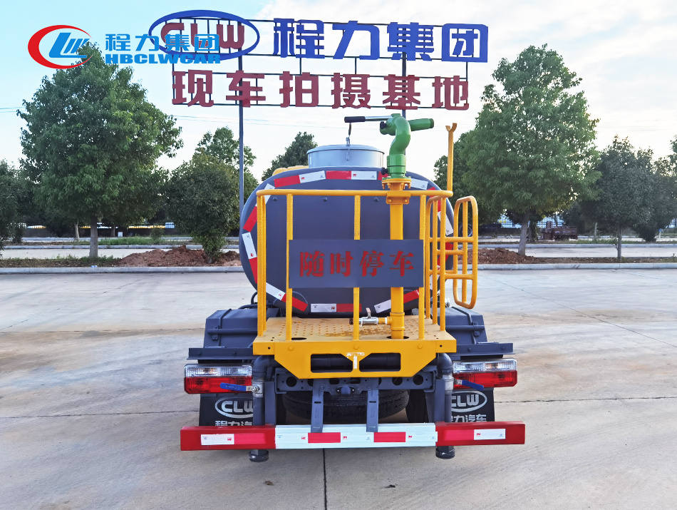 東風(fēng)途逸2.5方灑水車
