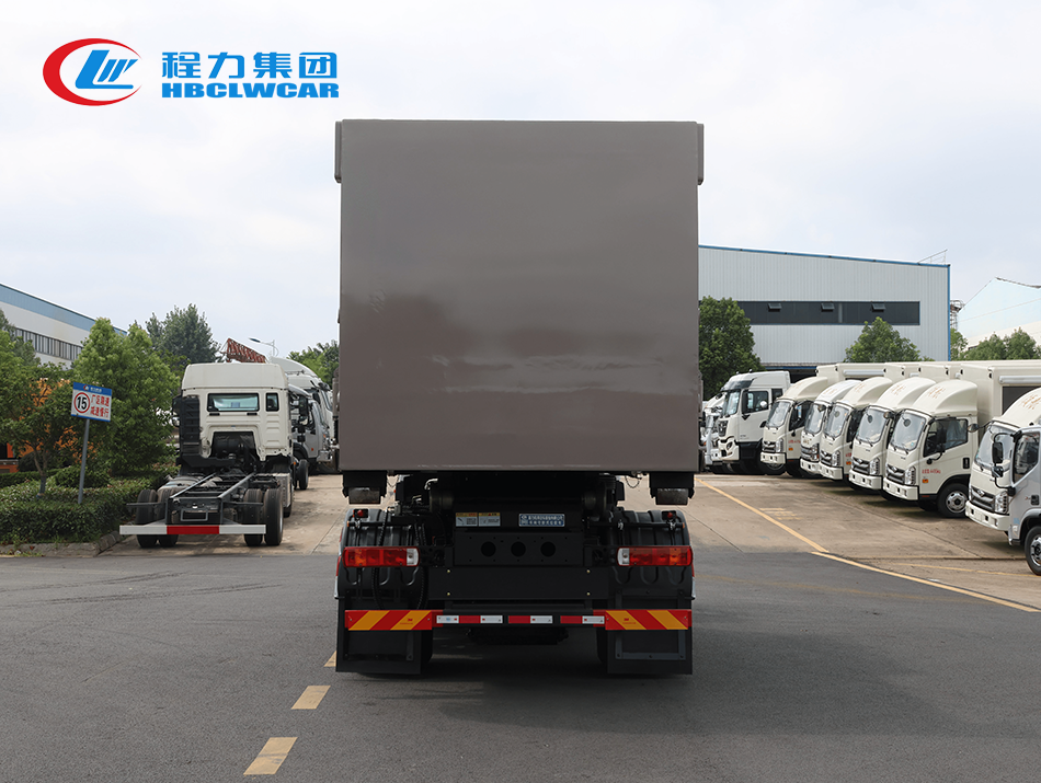 福田奧鈴勾臂垃圾車(chē)